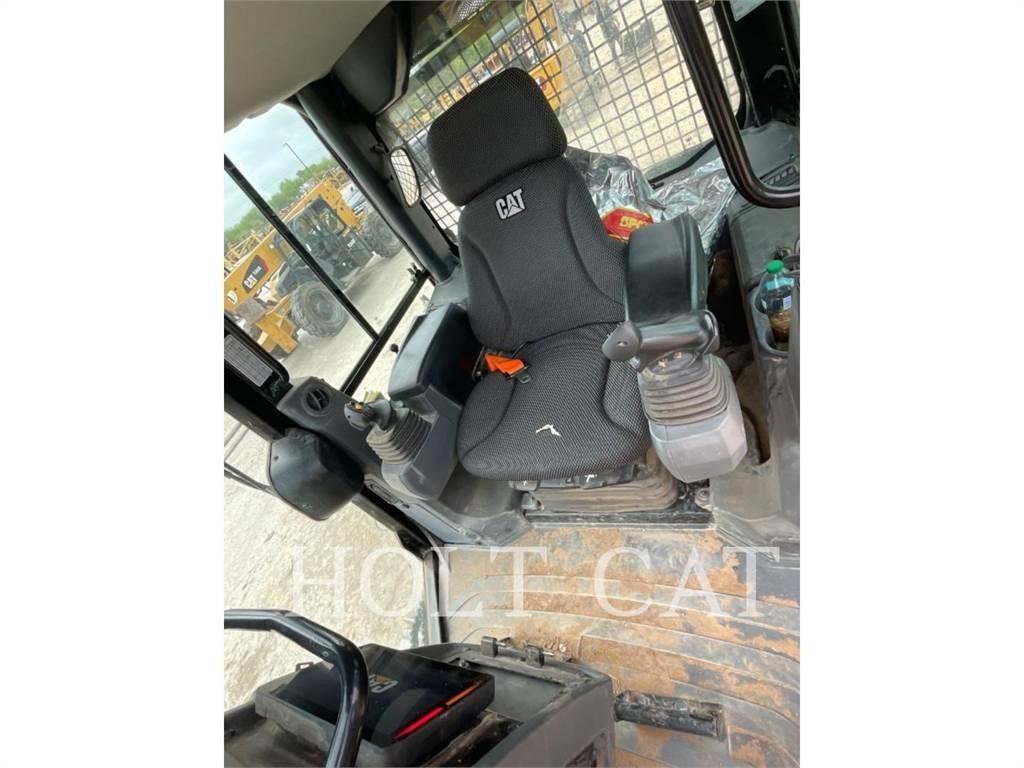 CAT D3 CAB3 Buldožeri guseničari