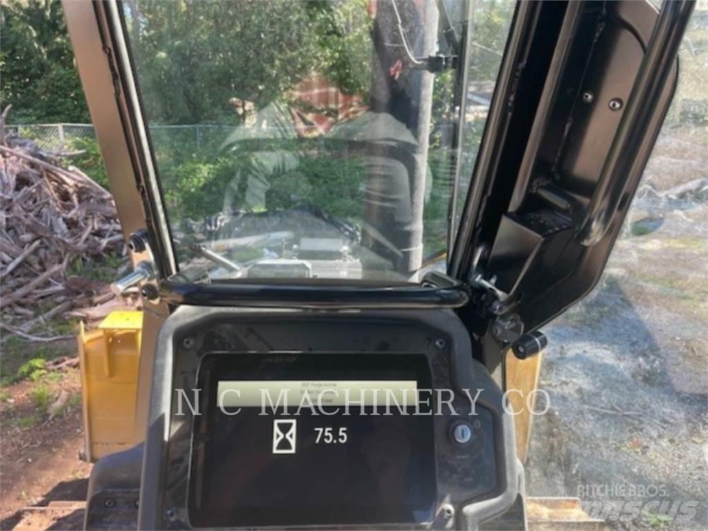 CAT D3 CB Buldožeri guseničari