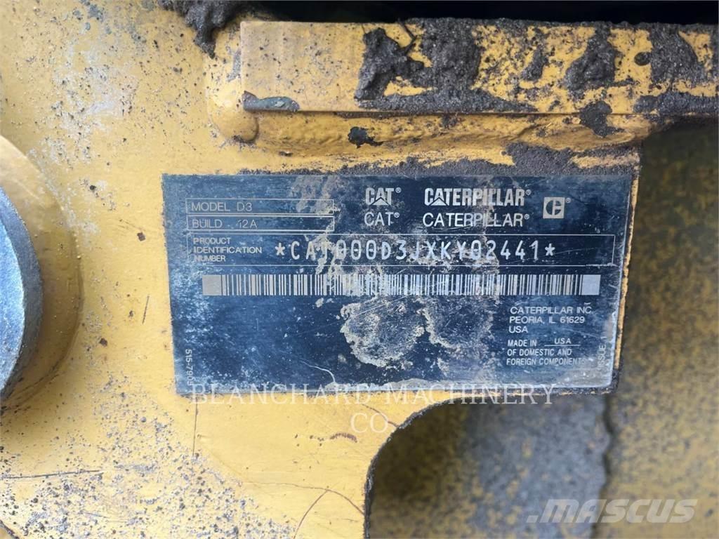 CAT D3 LGP Buldožeri guseničari
