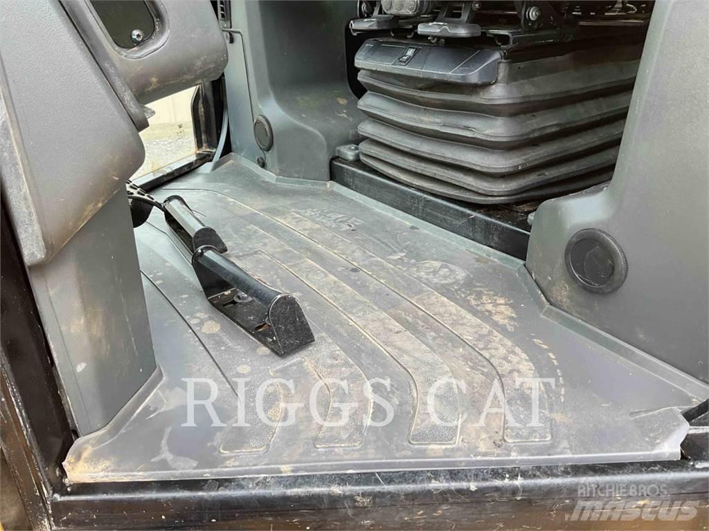 CAT D3 LGP AAG Buldožeri guseničari