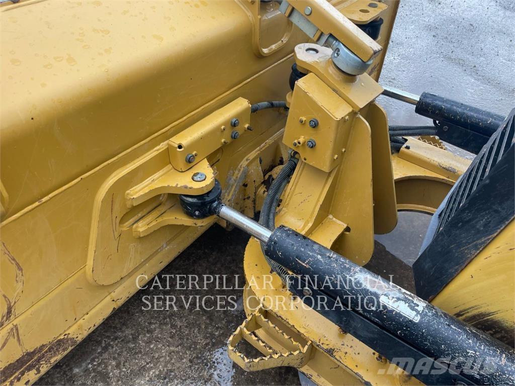 CAT D312 Buldožeri guseničari