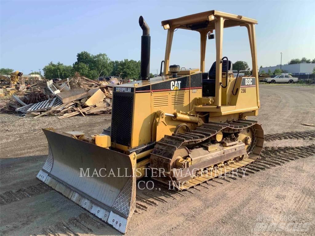 CAT D3CIII Buldožeri guseničari