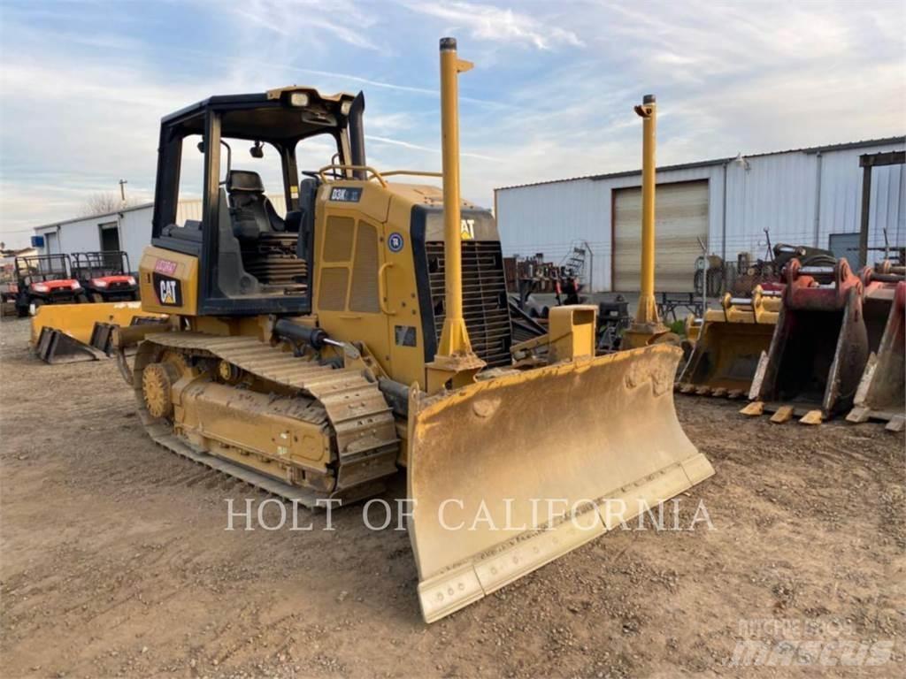 CAT D3K2 Buldožeri guseničari