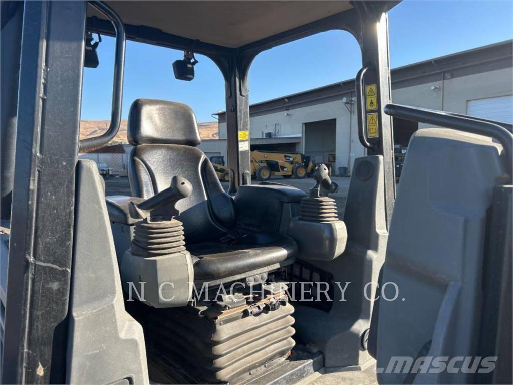 CAT D3K2 XLCN Buldožeri guseničari