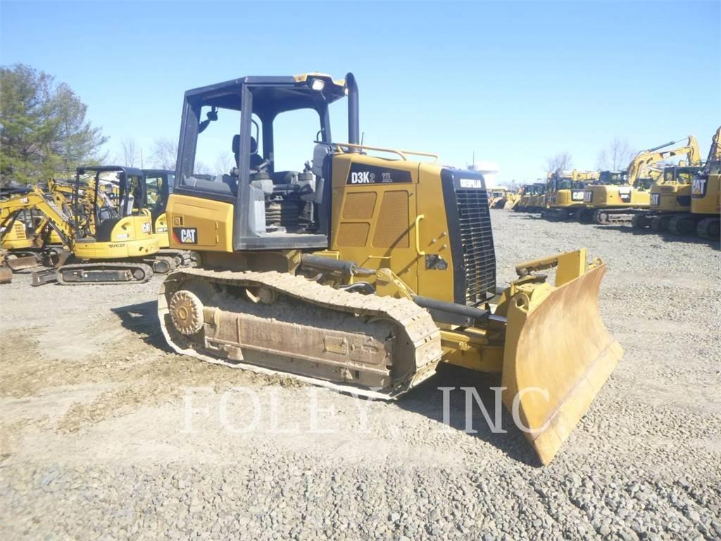 CAT D3K2XL Buldožeri guseničari