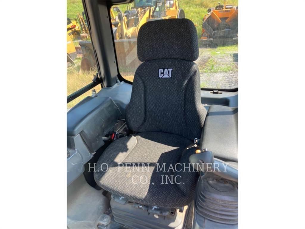 CAT D3K2XL Buldožeri guseničari