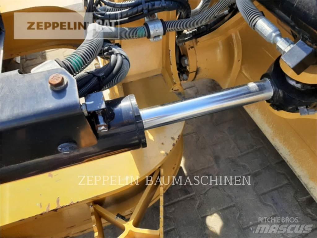 CAT D4-16A Buldožeri guseničari