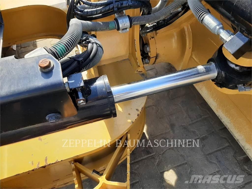 CAT D4-16A Buldožeri guseničari