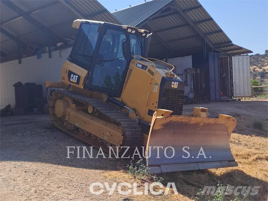 CAT D4K2 Buldožeri guseničari