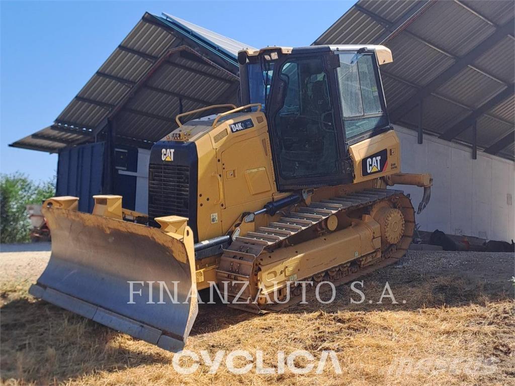 CAT D4K2 Buldožeri guseničari