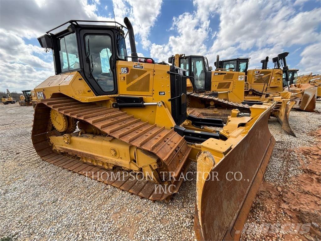 CAT D5 Buldožeri guseničari