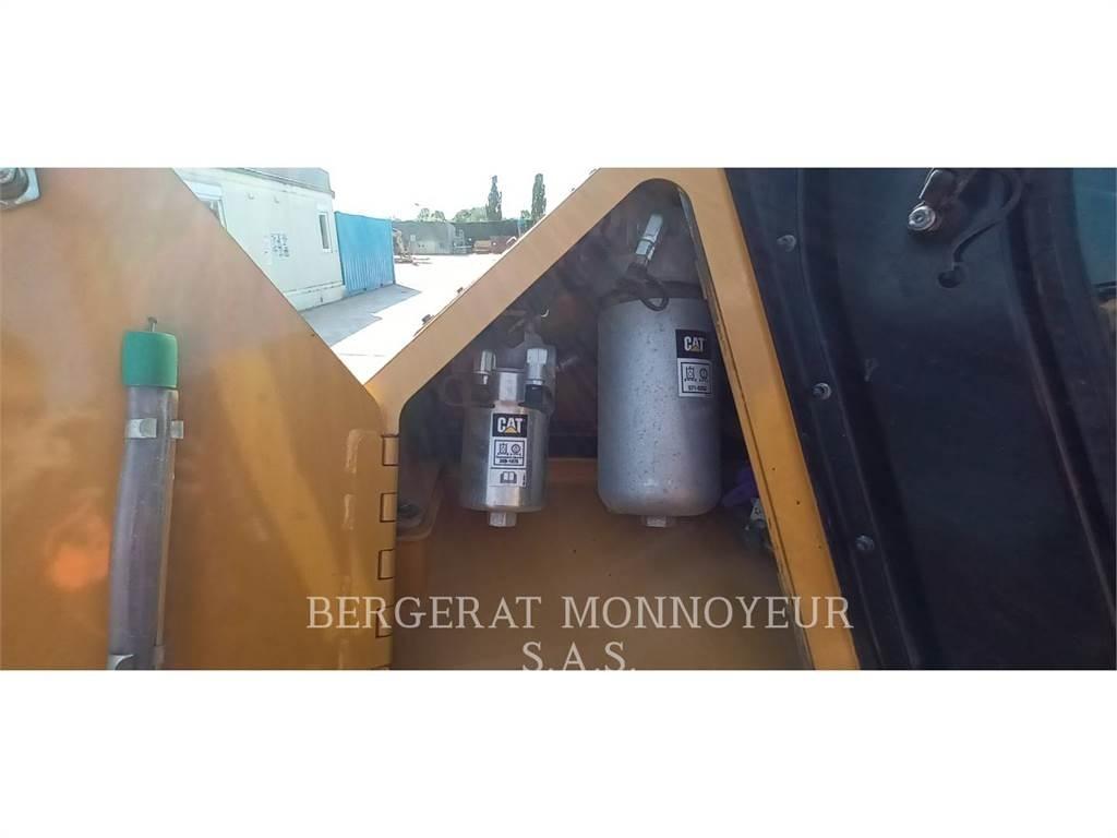 CAT D5 Buldožeri guseničari