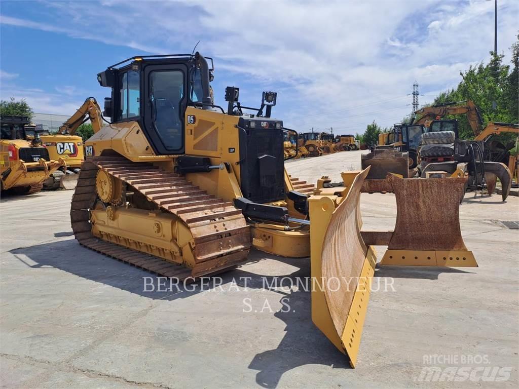 CAT D5 Buldožeri guseničari