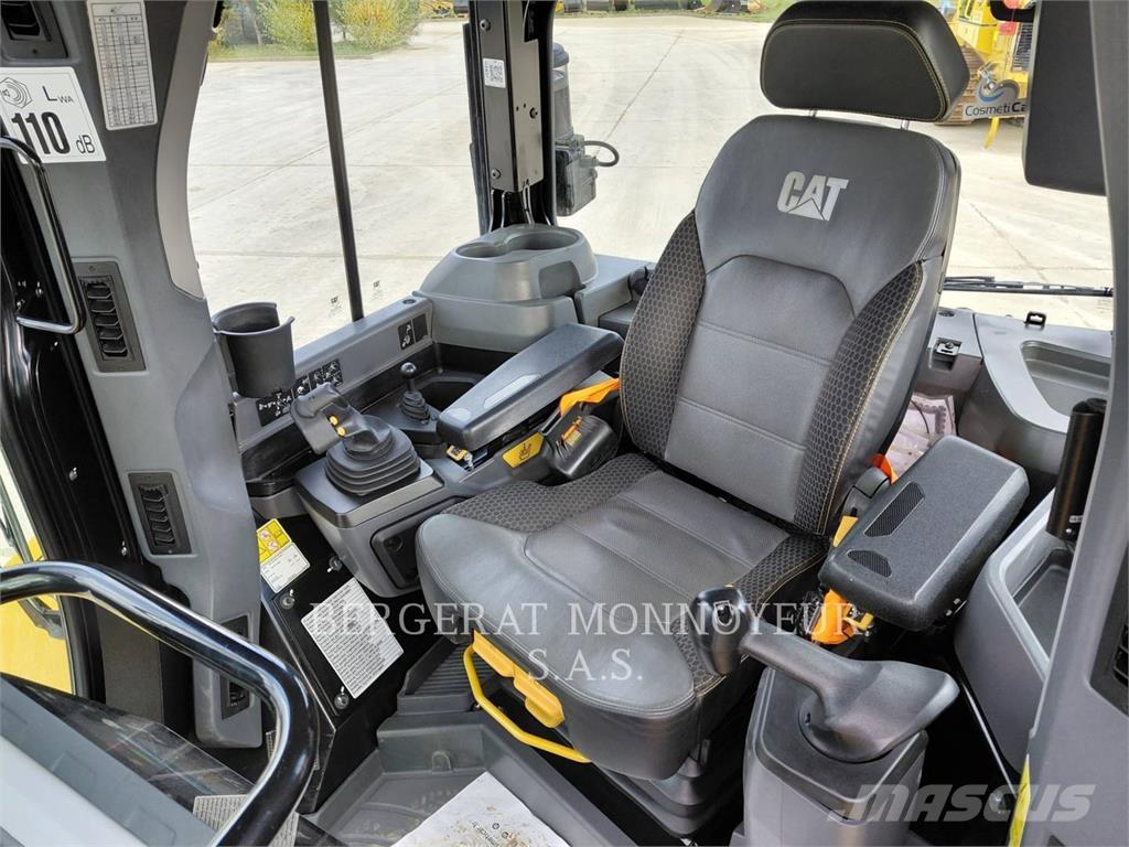 CAT D5 Buldožeri guseničari