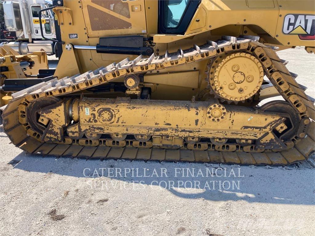 CAT D5-17VP Buldožeri guseničari