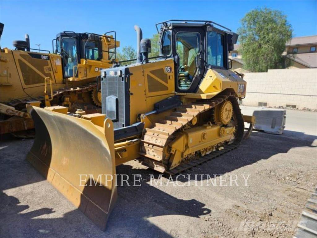 CAT D5-17VP Buldožeri guseničari