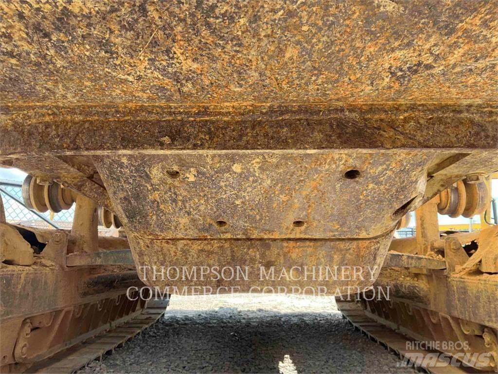 CAT D5B Buldožeri guseničari