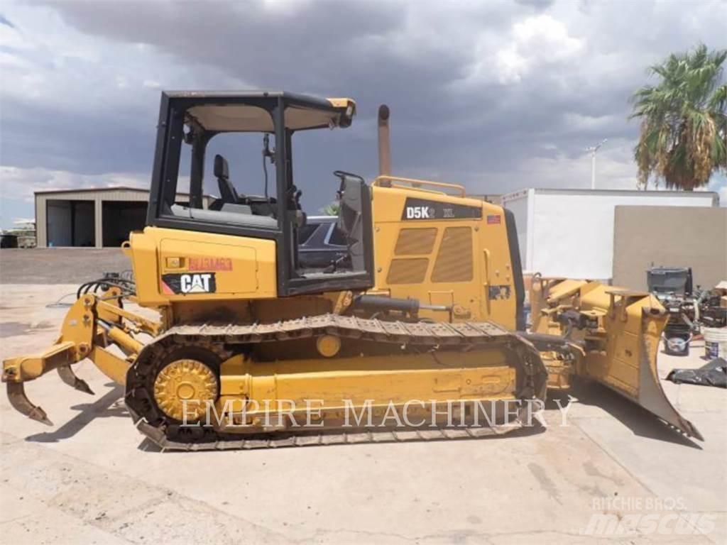 CAT D5K Buldožeri guseničari
