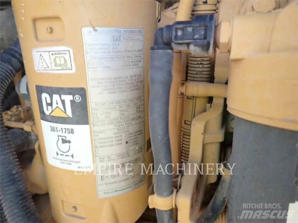 CAT D5K Buldožeri guseničari