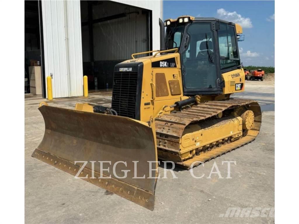 CAT D5K Buldožeri guseničari