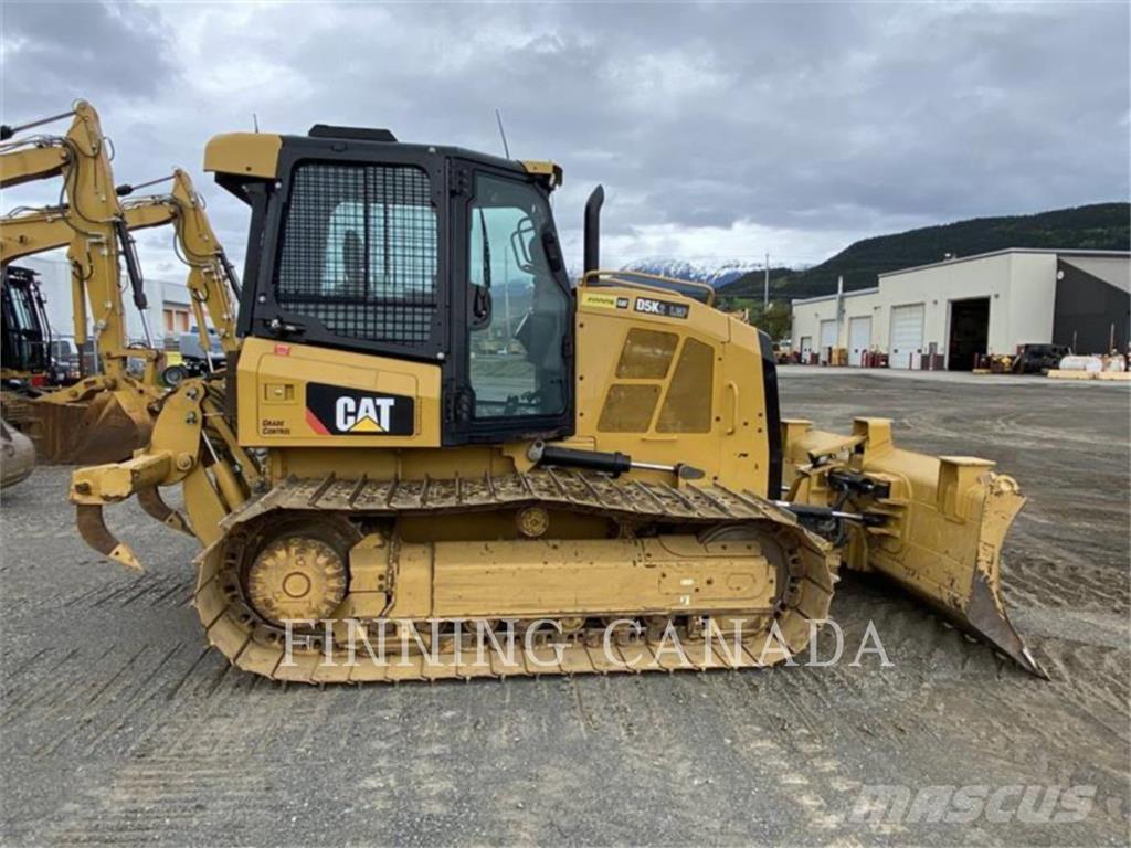 CAT D5K2 Buldožeri guseničari
