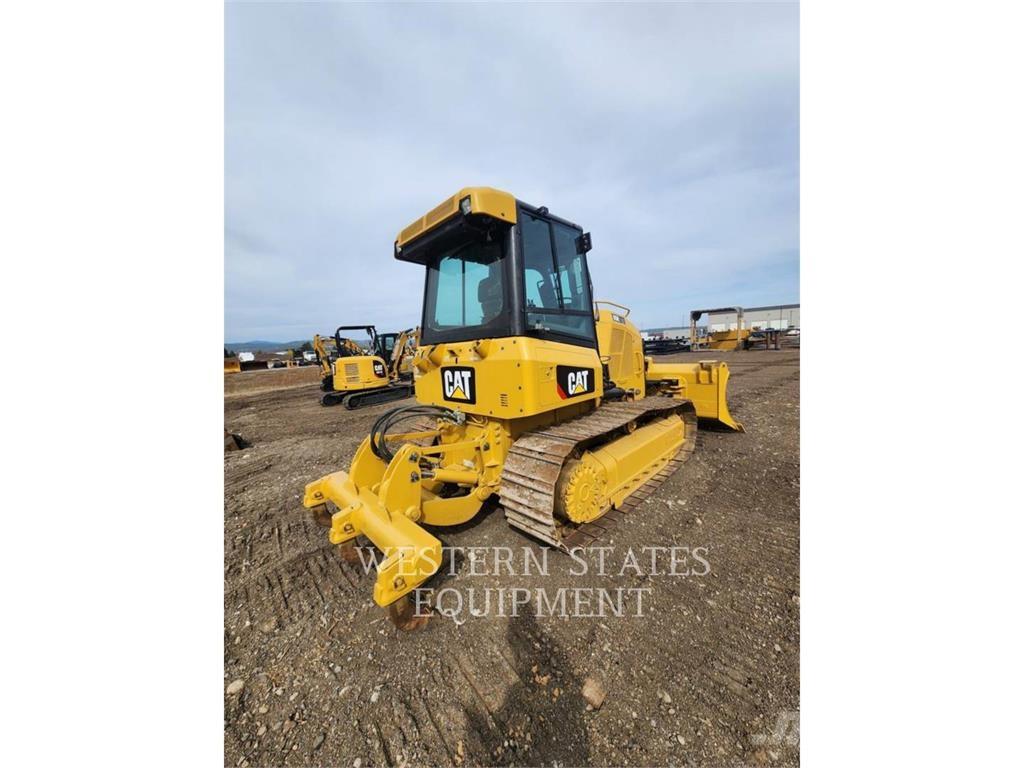 CAT D5K2 Buldožeri guseničari