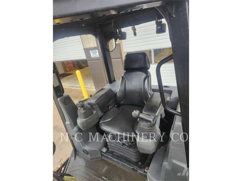 CAT D5K2 XLCN Buldožeri guseničari