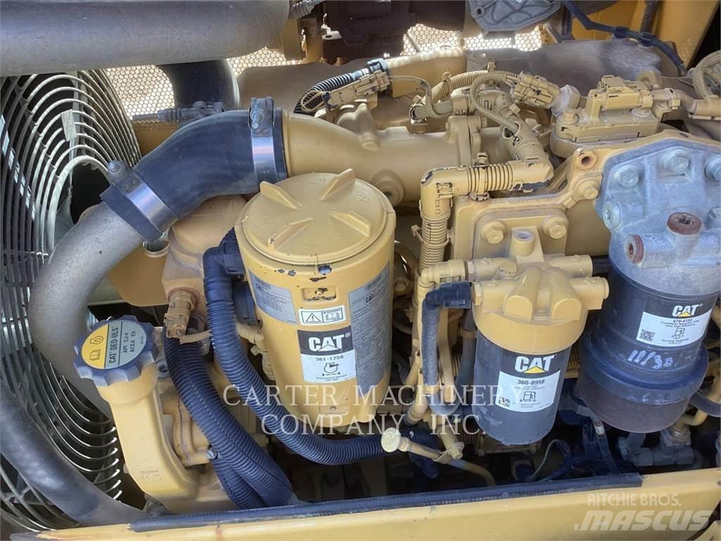 CAT D5K2LGP Buldožeri guseničari