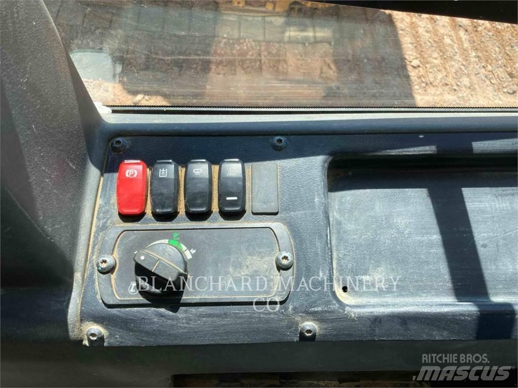 CAT D5K2LGP Buldožeri guseničari