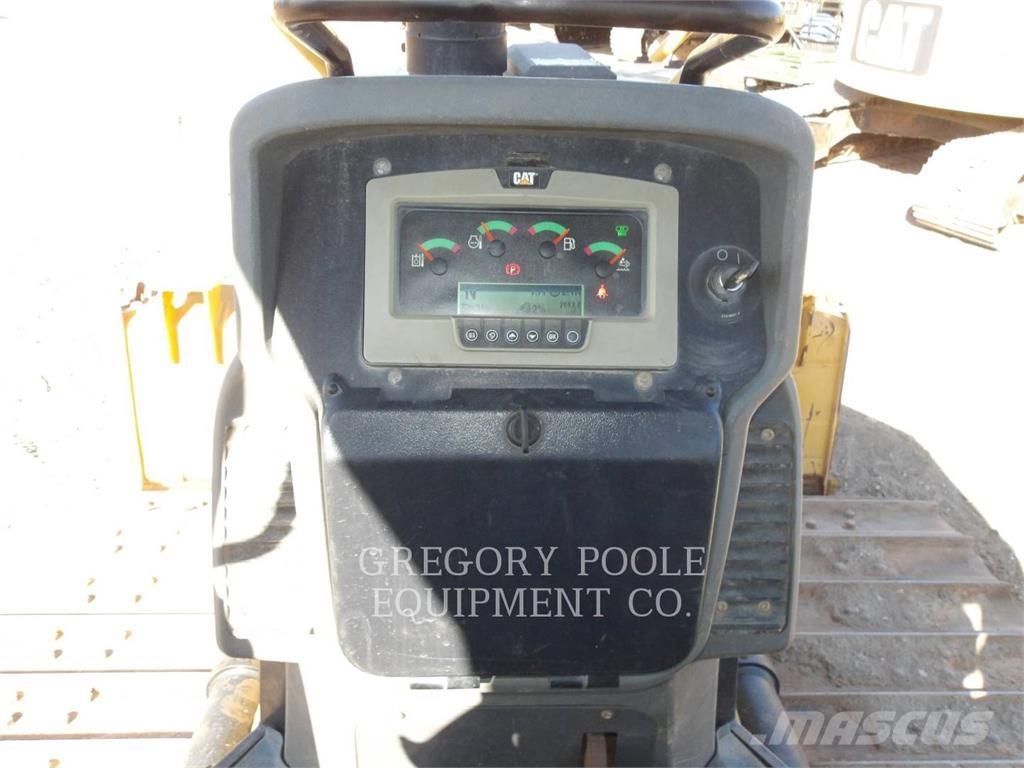 CAT D5K2LGP Buldožeri guseničari