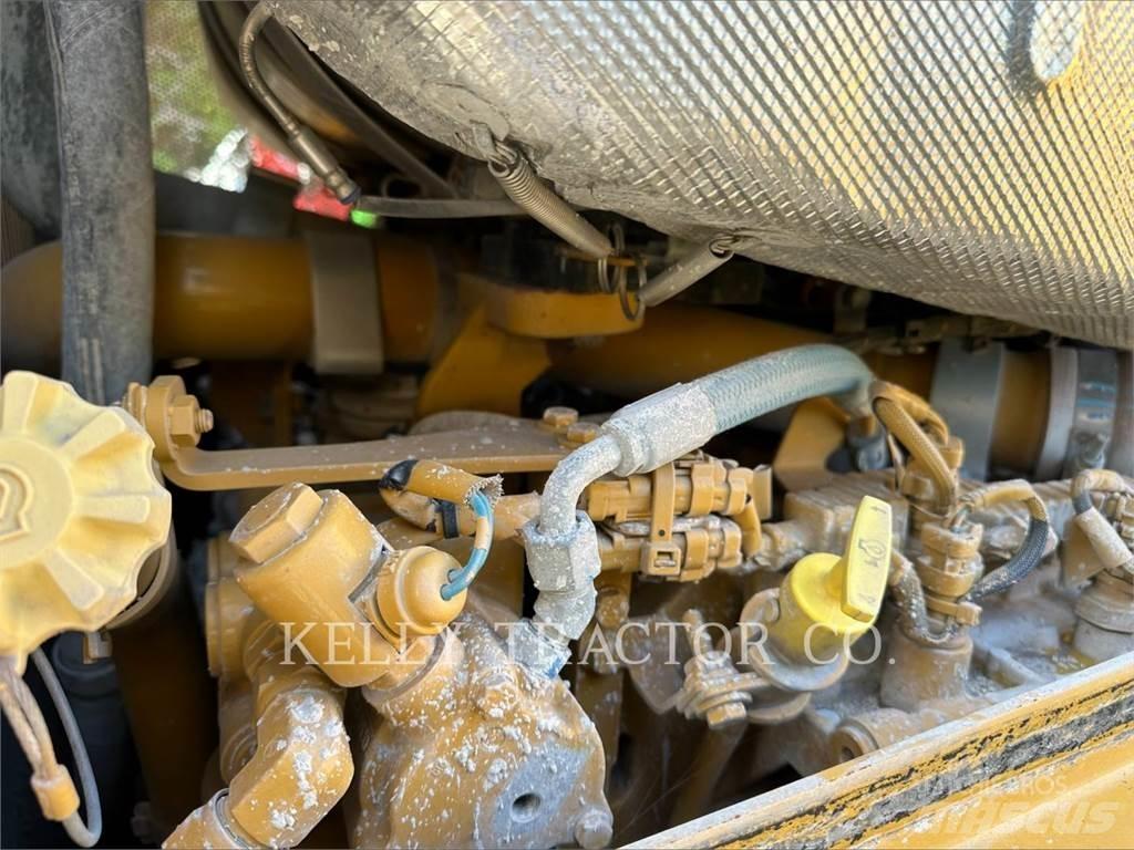 CAT D6 Buldožeri guseničari