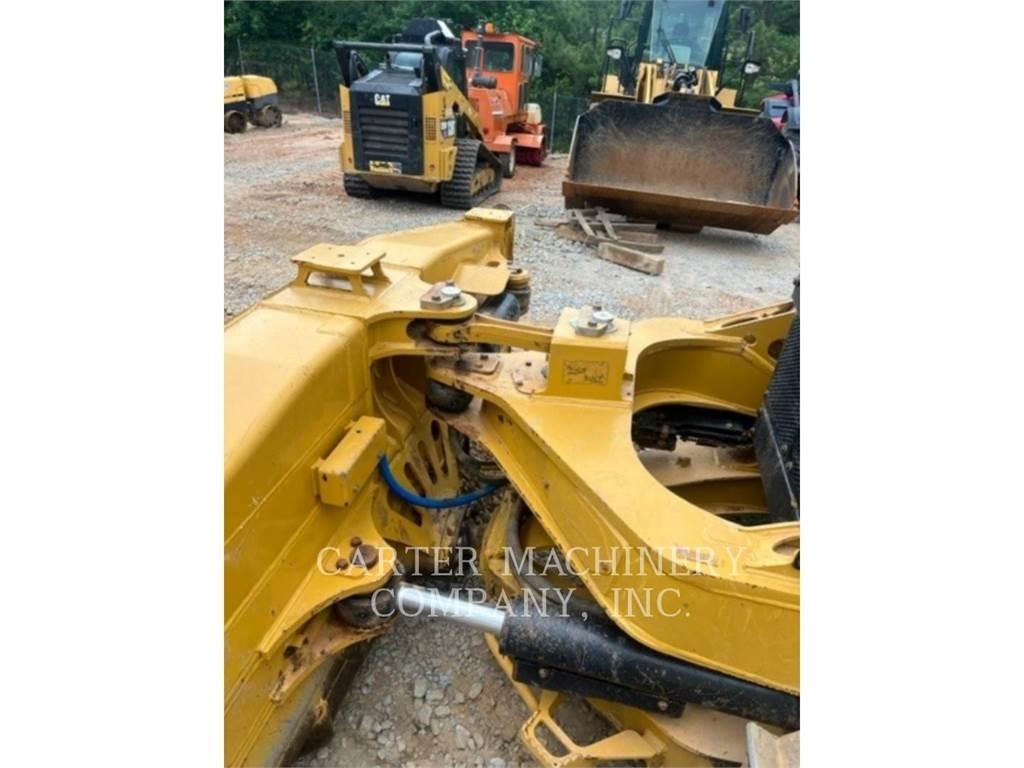 CAT D6 Buldožeri guseničari