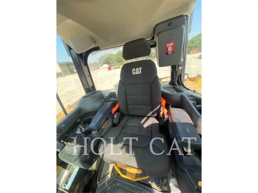 CAT D6 Buldožeri guseničari