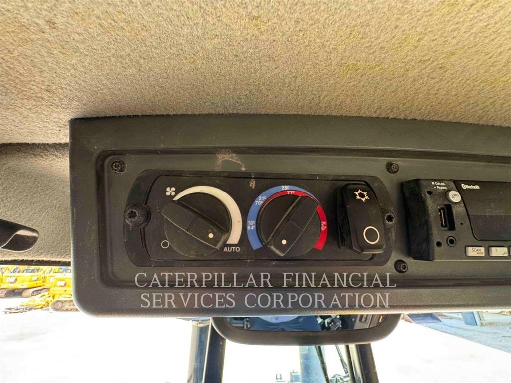 CAT D620XEVP Buldožeri guseničari