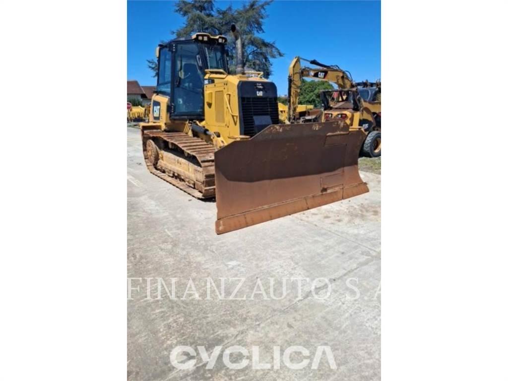 CAT D6K Buldožeri guseničari