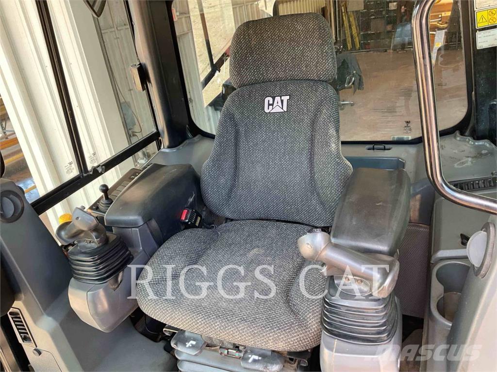 CAT D6K2LGP Buldožeri guseničari