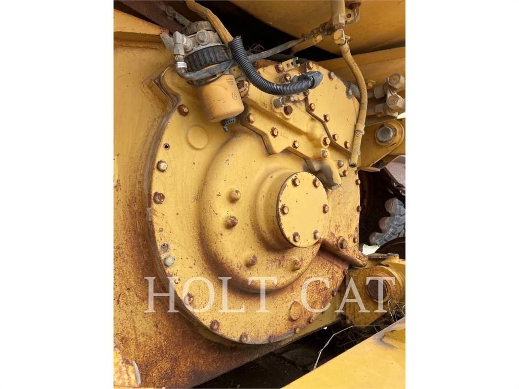 CAT D6M Buldožeri guseničari