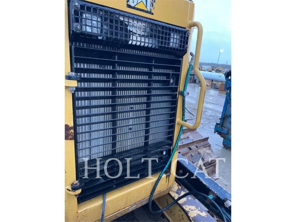 CAT D6N LAND Buldožeri guseničari