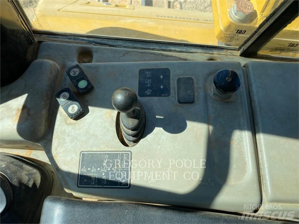 CAT D6NLGP Buldožeri guseničari