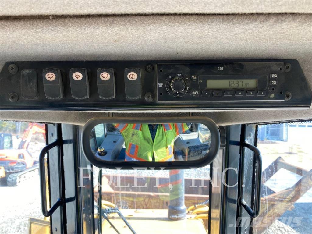 CAT D6NLGP Buldožeri guseničari