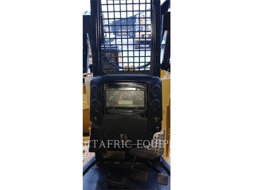 CAT D6R2 Buldožeri guseničari