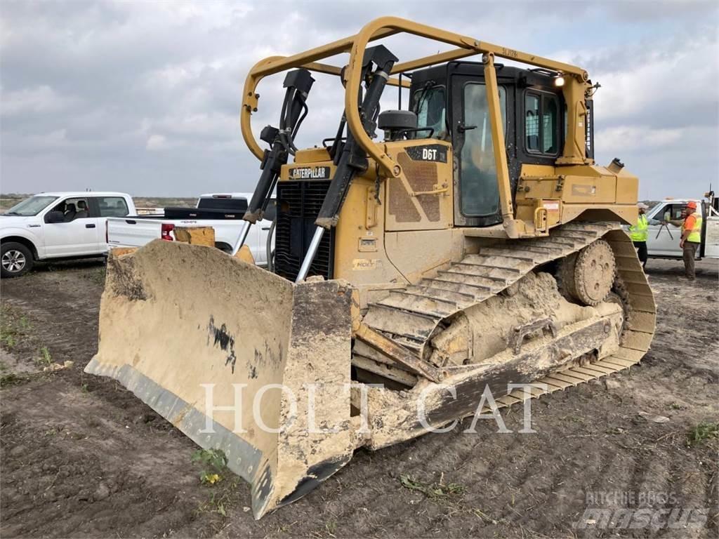 CAT D6T Buldožeri guseničari