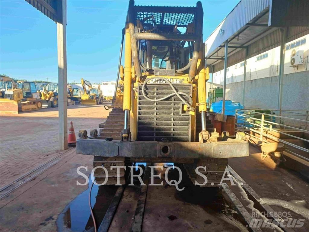 CAT D6T Buldožeri guseničari