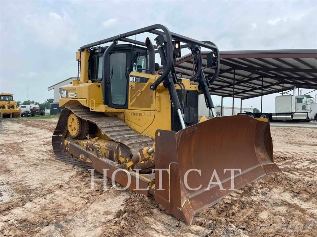 CAT D6T Buldožeri guseničari