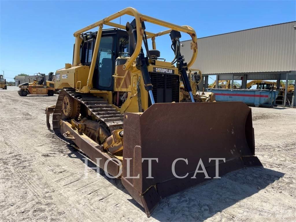 CAT D6T Buldožeri guseničari