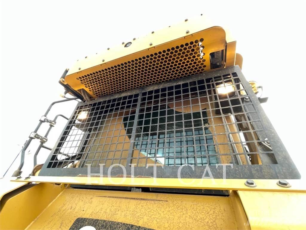 CAT D6T Buldožeri guseničari