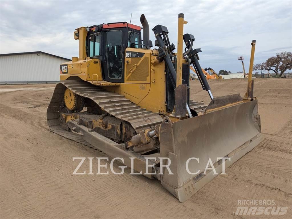 CAT D6T Buldožeri guseničari