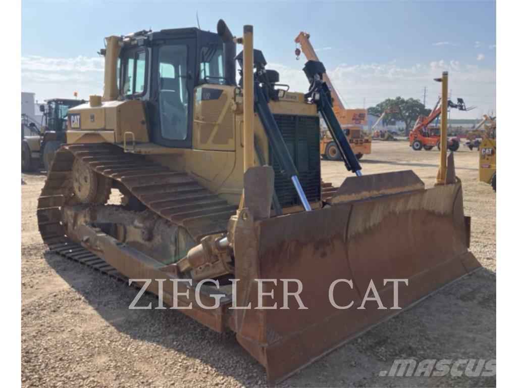 CAT D6T Buldožeri guseničari