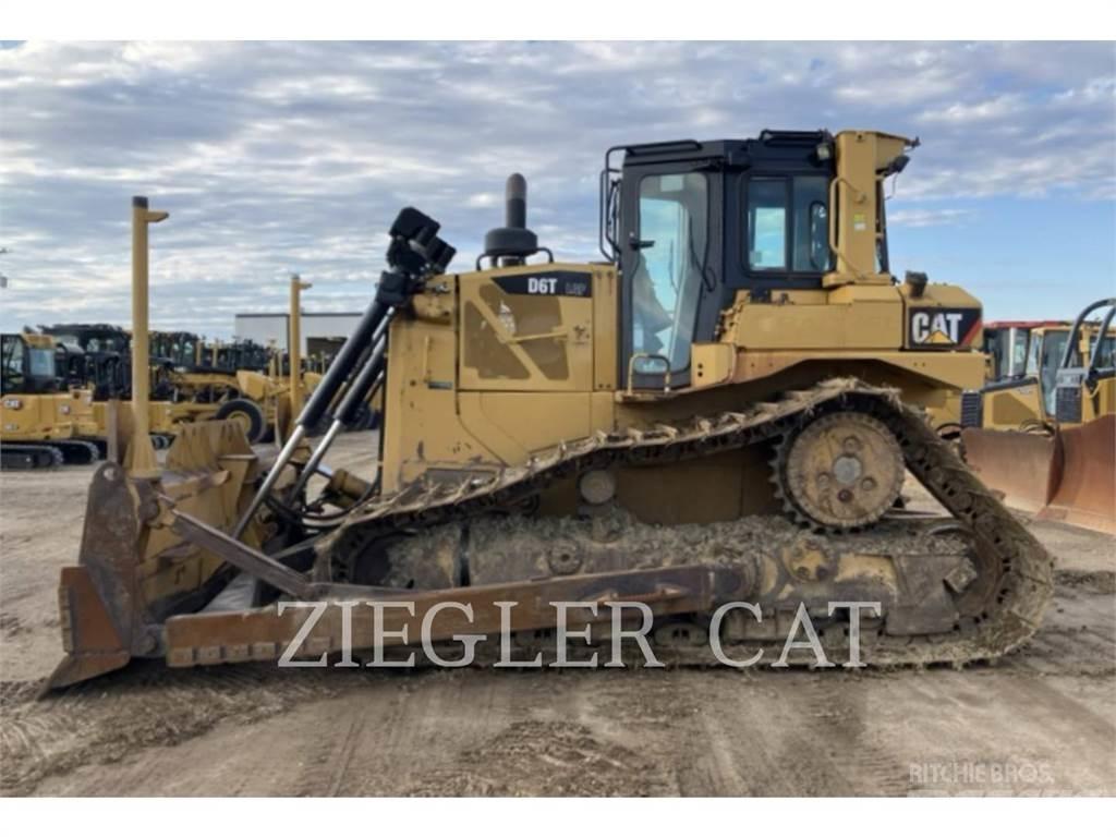 CAT D6T Buldožeri guseničari