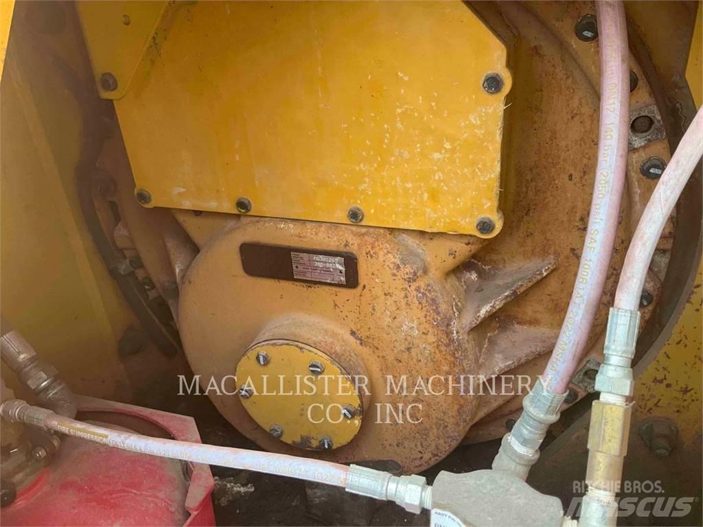 CAT D6T Buldožeri guseničari